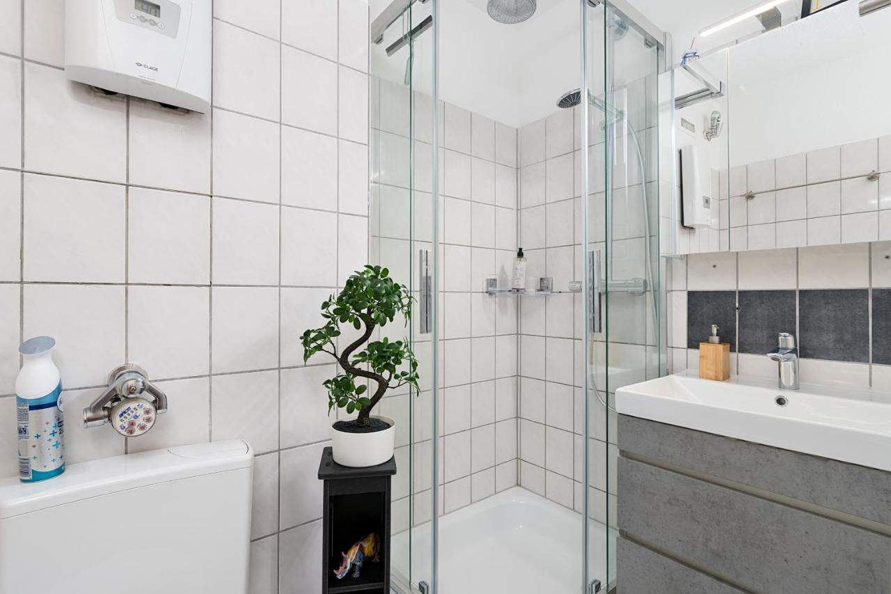 Federnest - Luxus-Studio - Kingsize Boxspringbett - Home-Office Mit Monitor Und Drucker - 11 Min Hbf Duisburg Eksteriør billede