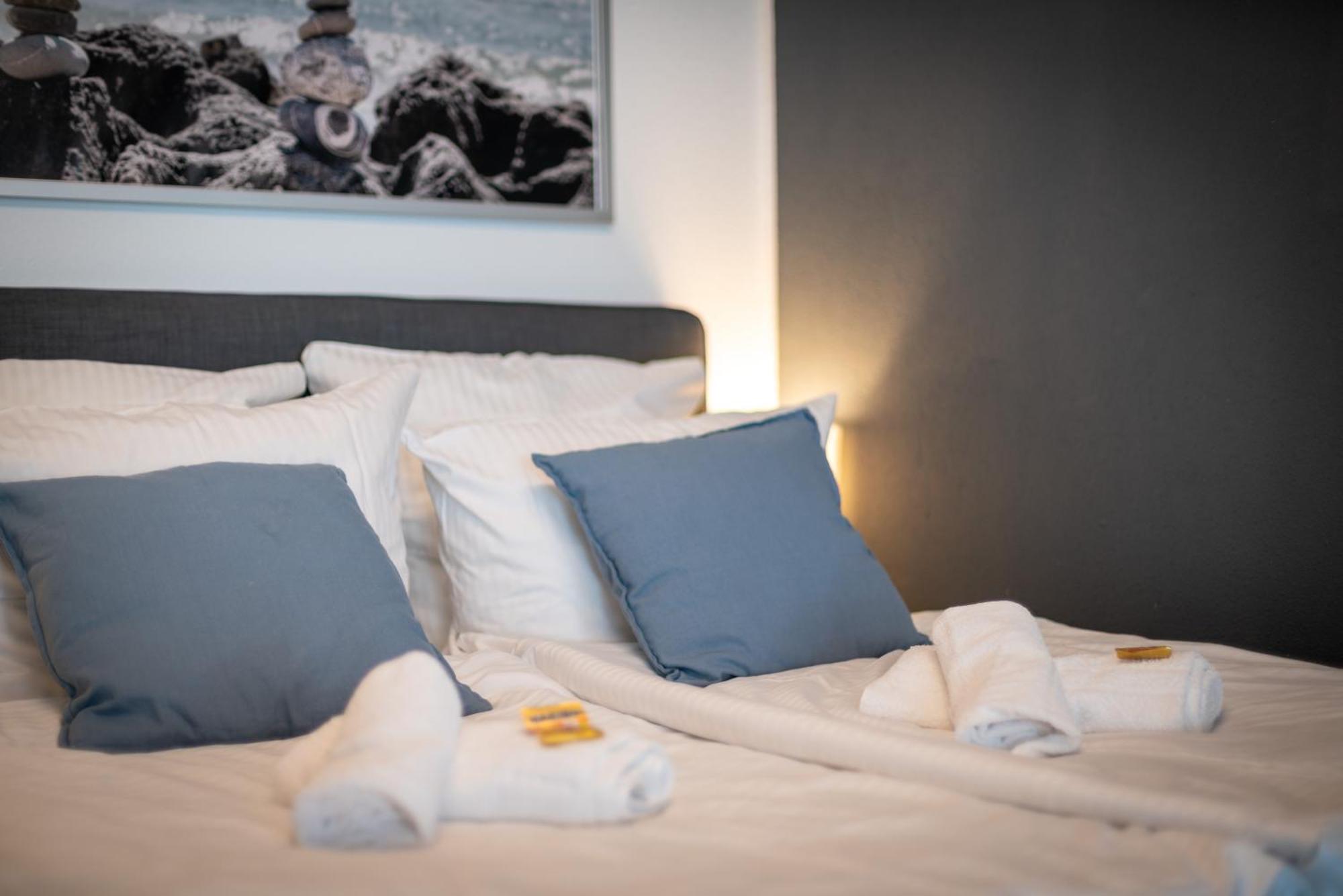 Federnest - Luxus-Studio - Kingsize Boxspringbett - Home-Office Mit Monitor Und Drucker - 11 Min Hbf Duisburg Eksteriør billede