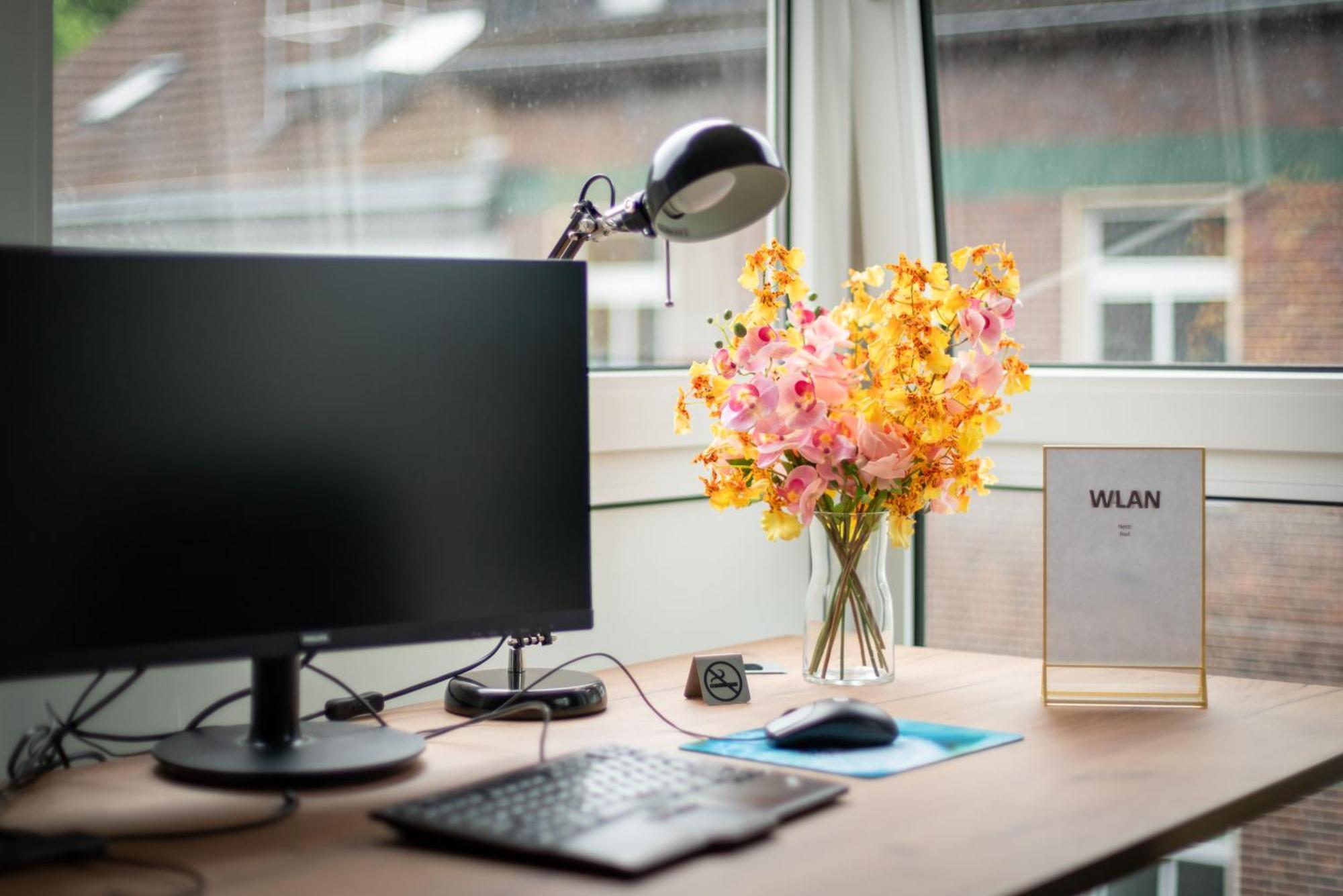 Federnest - Luxus-Studio - Kingsize Boxspringbett - Home-Office Mit Monitor Und Drucker - 11 Min Hbf Duisburg Eksteriør billede